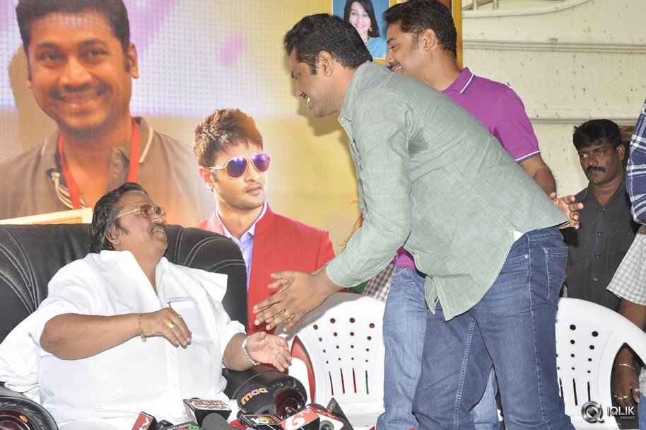 Dasari-Appreciates-Krishnamma-Kalipindi-Iddarini-Team